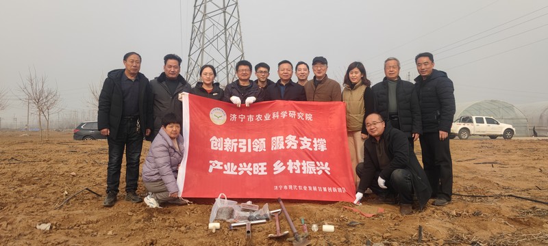 03 泗水金诺土壤采集.jpg 03 泗水金诺土壤采集.jpg